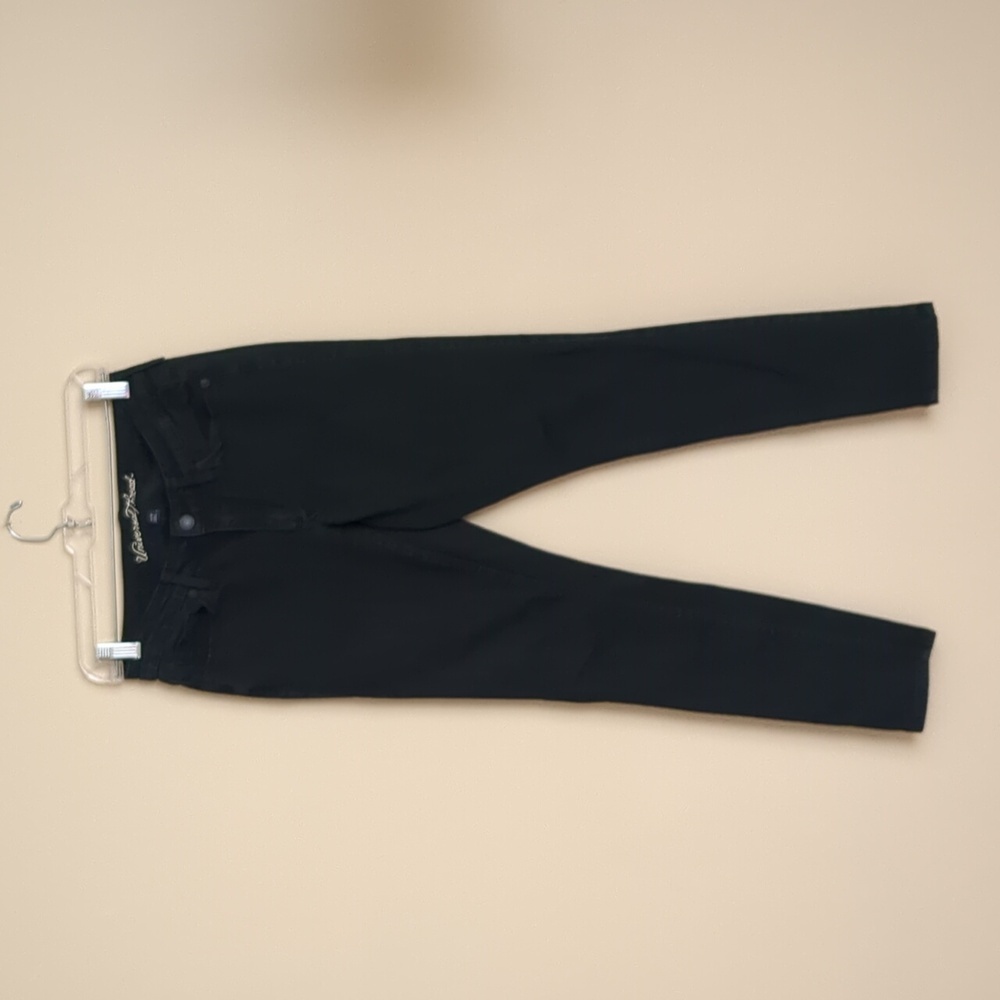 Size 4 Universal Thread Curvy Skinny Solid Black Pants Jeans Basic